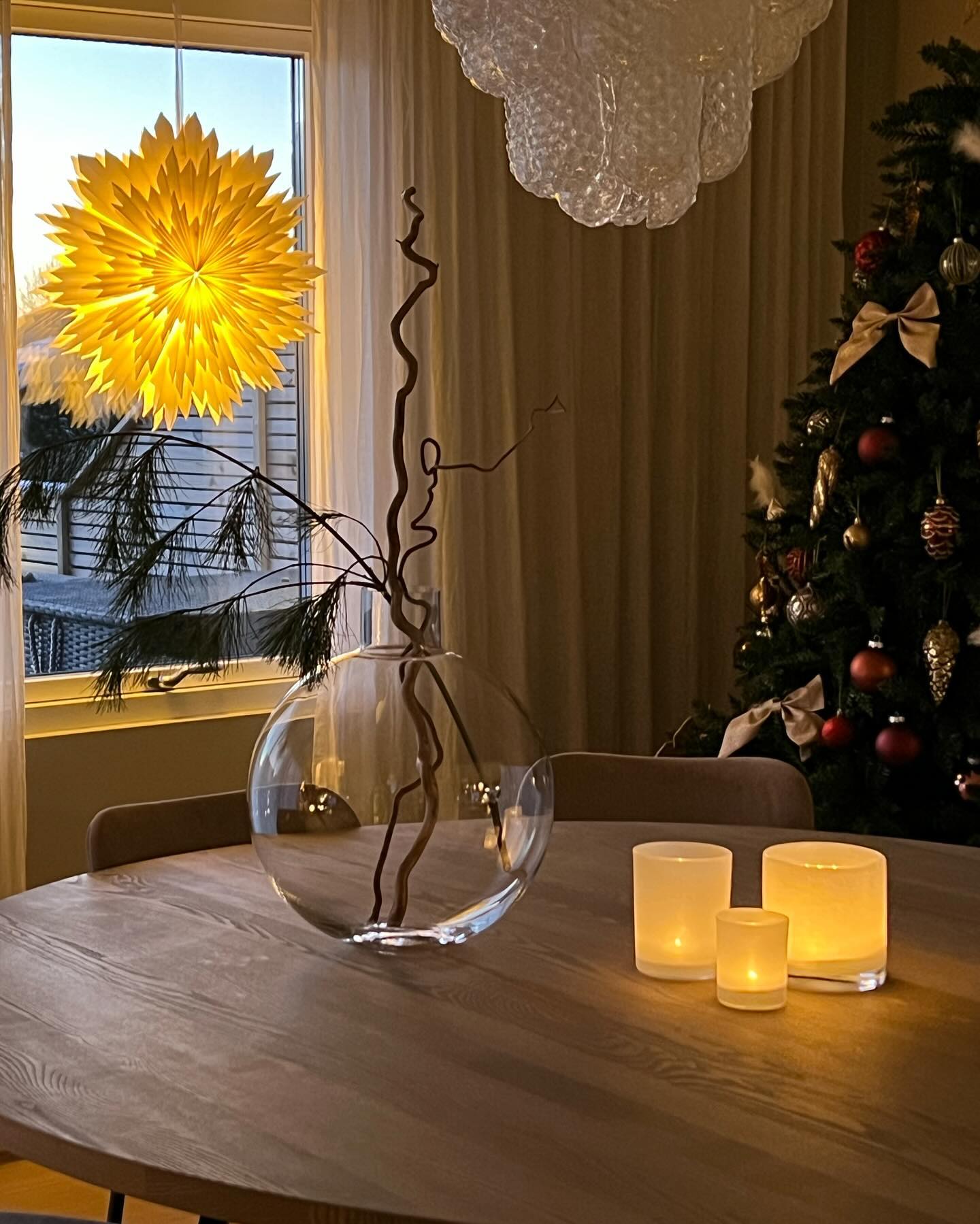 A Nostalgic Tour of Last Year’s Christmas Décor Delights
